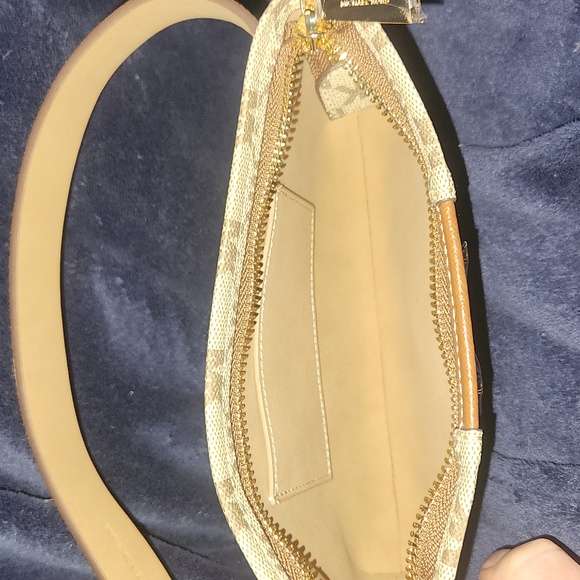 NWOT Michael Kors Belt Bag (S/M) - Picture 8 of 8